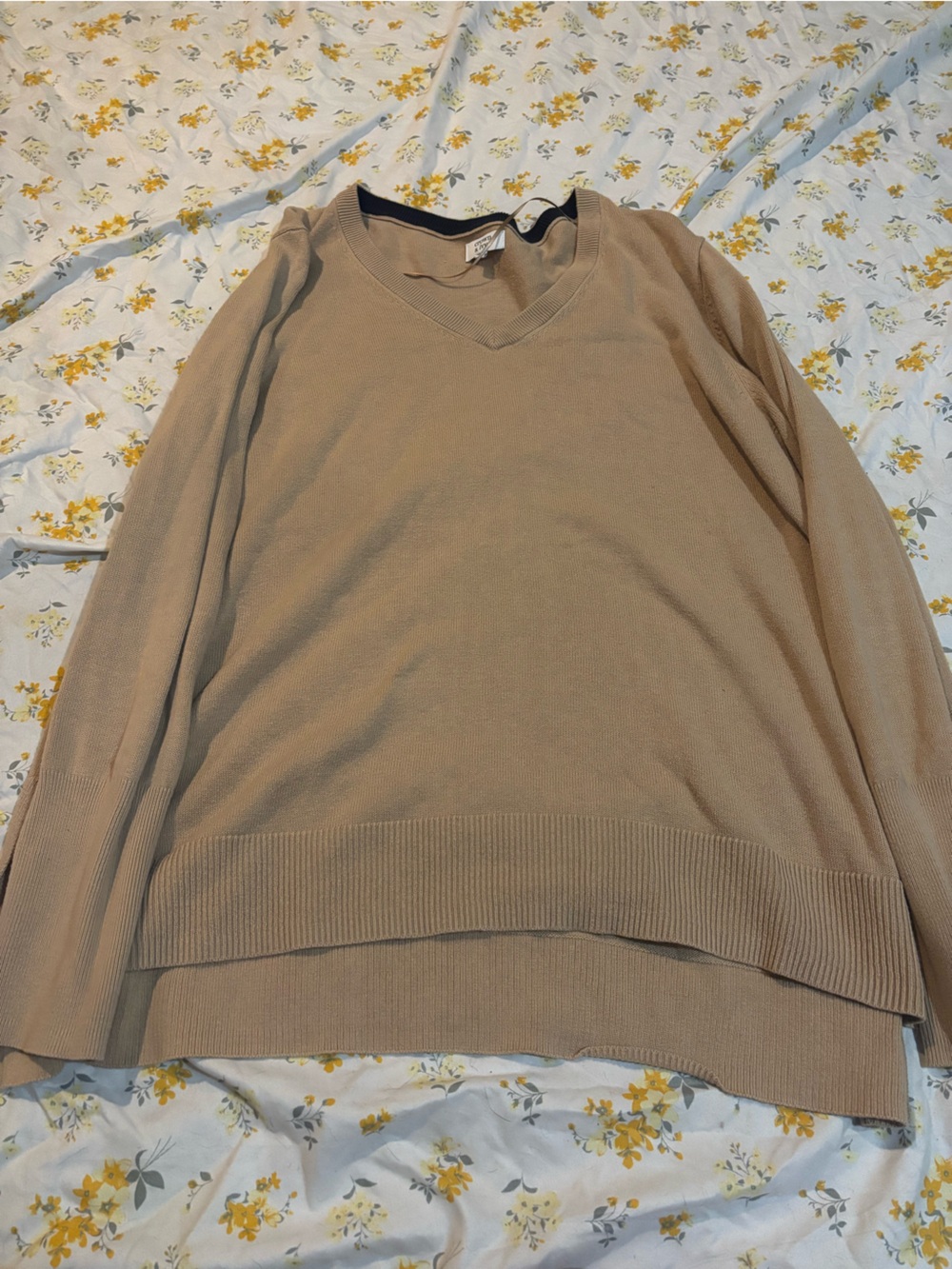 crown & ivy Women's Tan V-Neck Sweater